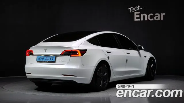 Tesla Model 3 2022