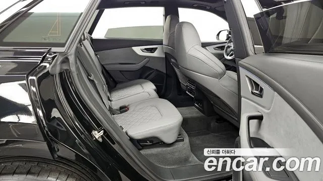 Audi Q8 2025