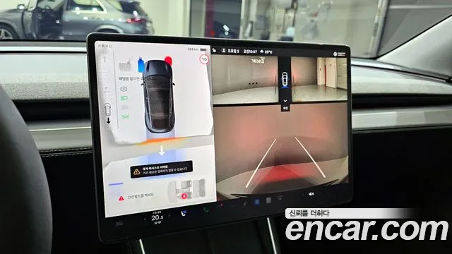 Tesla Model Y 2025