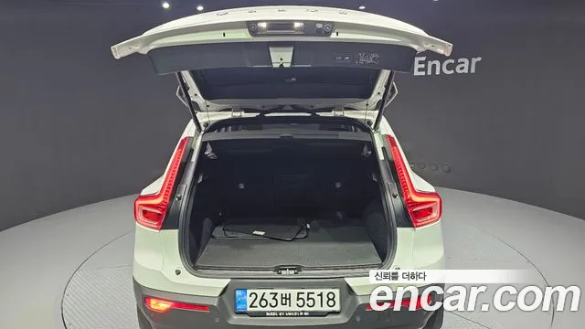 Volvo XC40 2021
