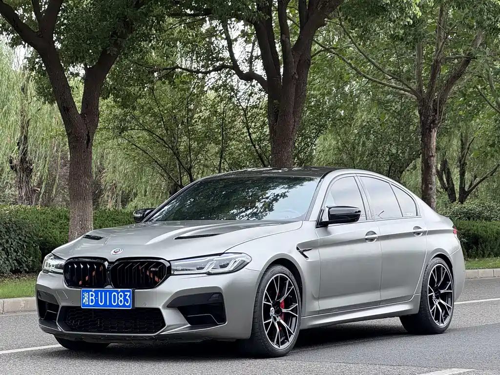 BMW M5 2021
