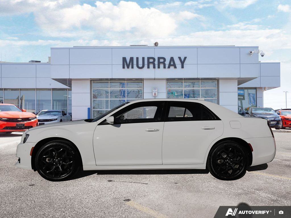 Chrysler 300 2023