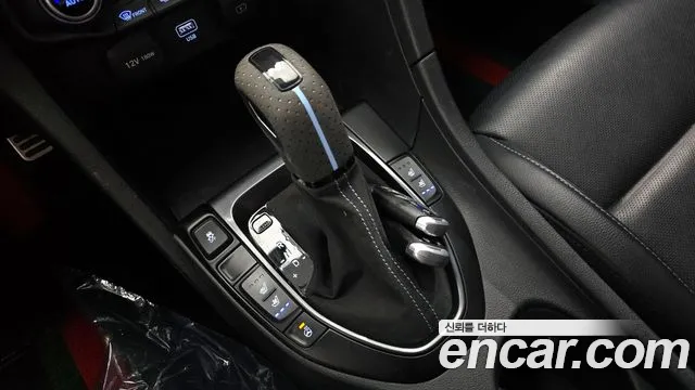 Hyundai Veloster 2020