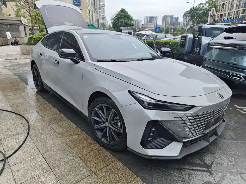 Changan UNI-V 2022