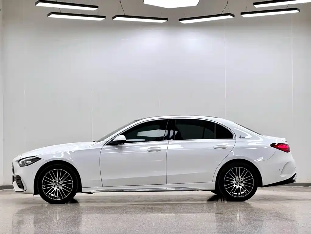 Mercedes-Benz C-Класс 2023