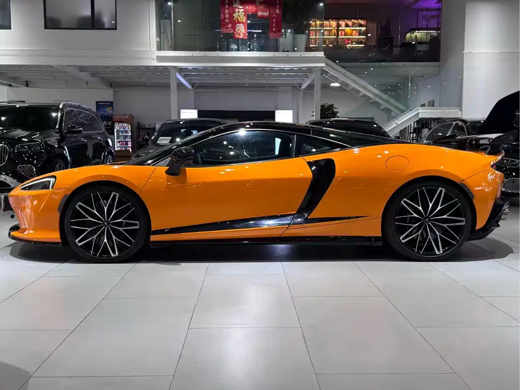 McLaren GT 2023