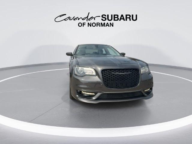 Chrysler 300 2023
