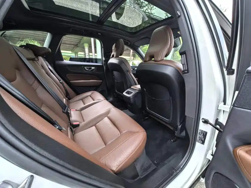 Volvo XC60 2022