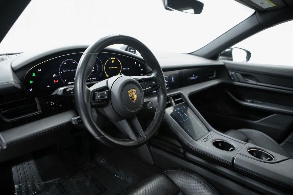 Porsche Taycan 2022
