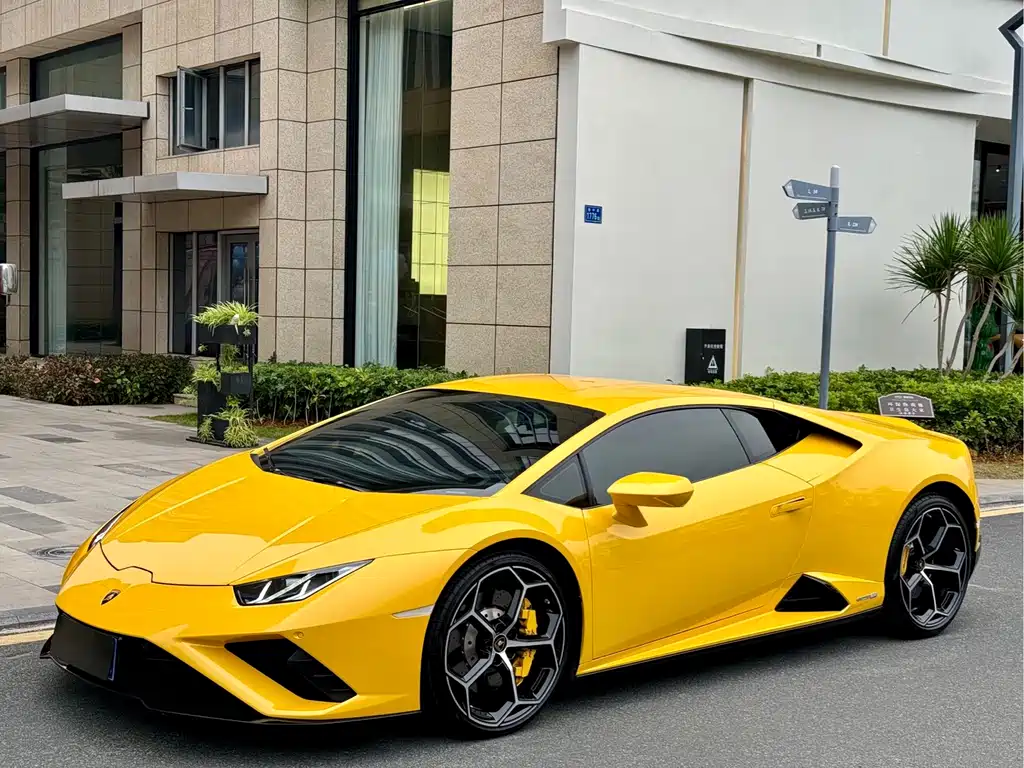 Lamborghini Huracán 2021