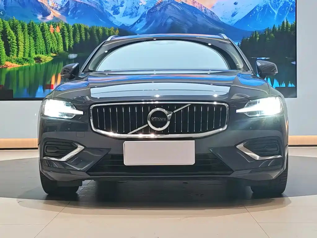 Volvo V60 2022