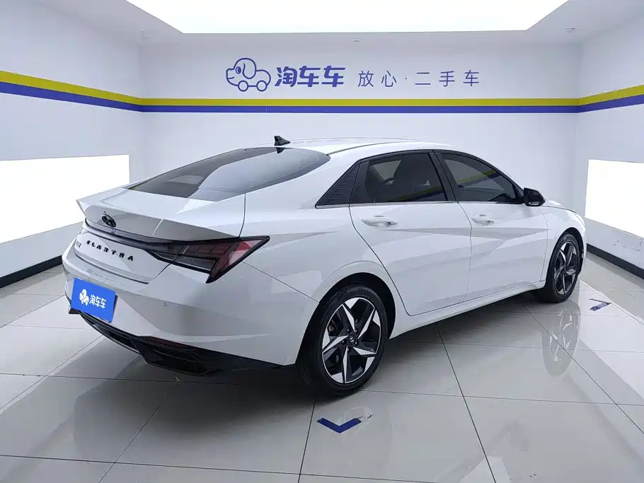 Hyundai Elantra 2023