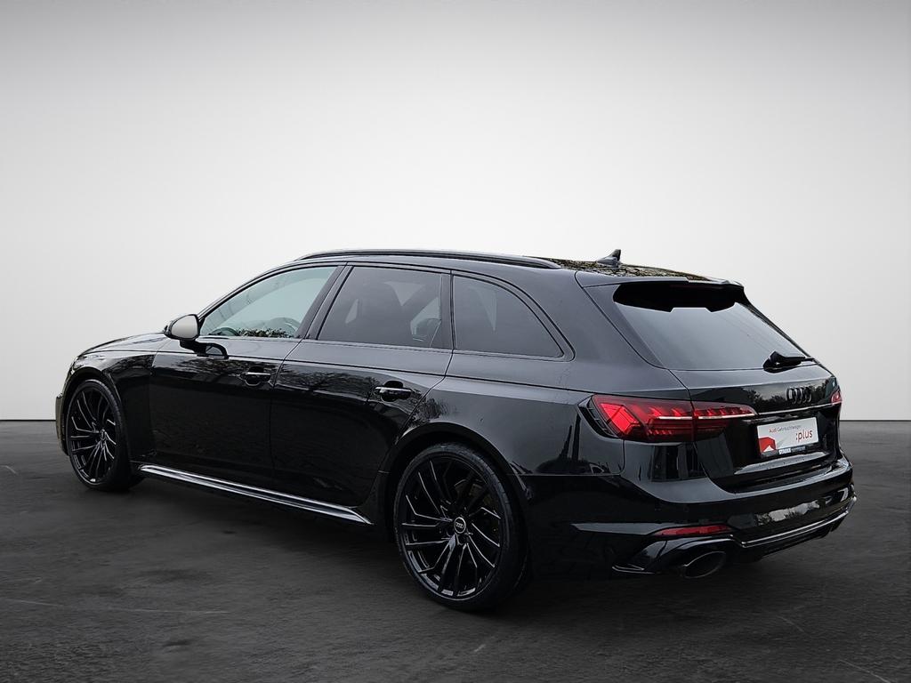 Audi RS4 2023