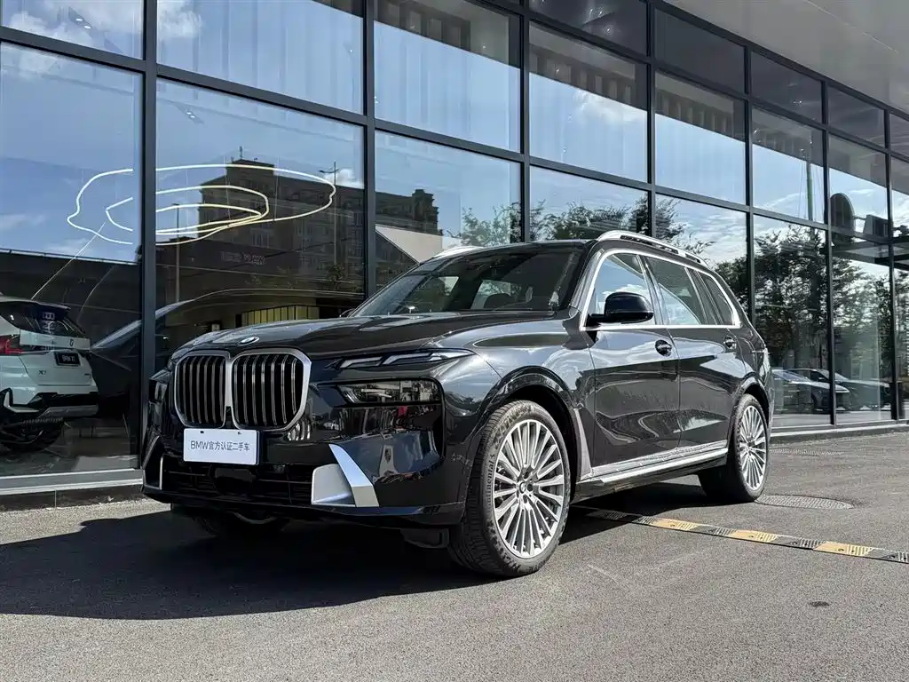 BMW X7 2025