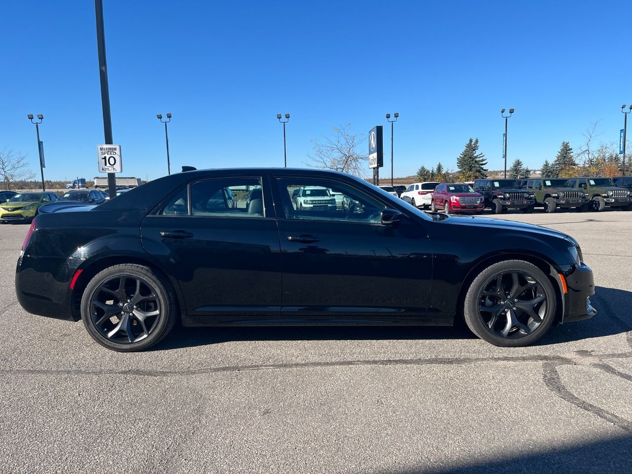 Chrysler 300 2023