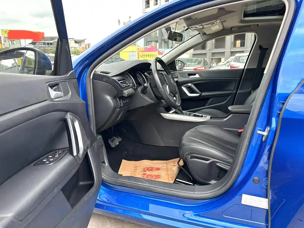 Peugeot 408 2021