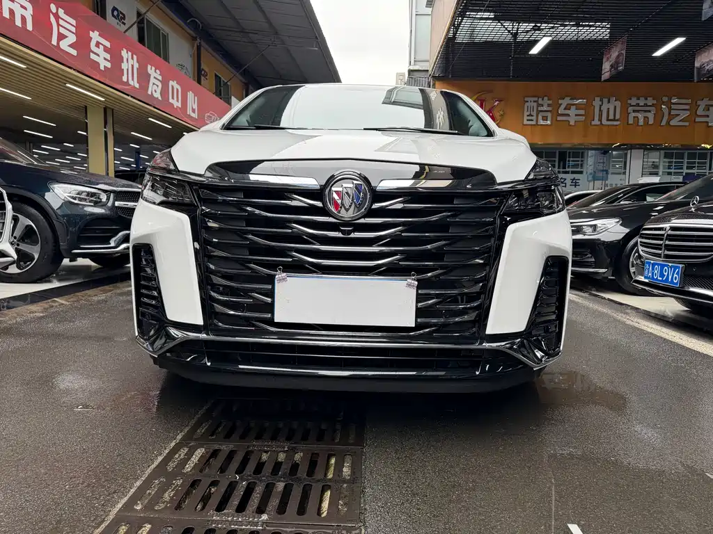 Buick GL8 2025