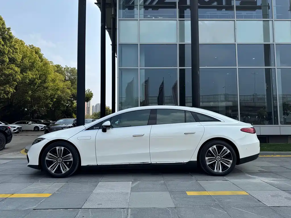 Mercedes-Benz EQS 2024