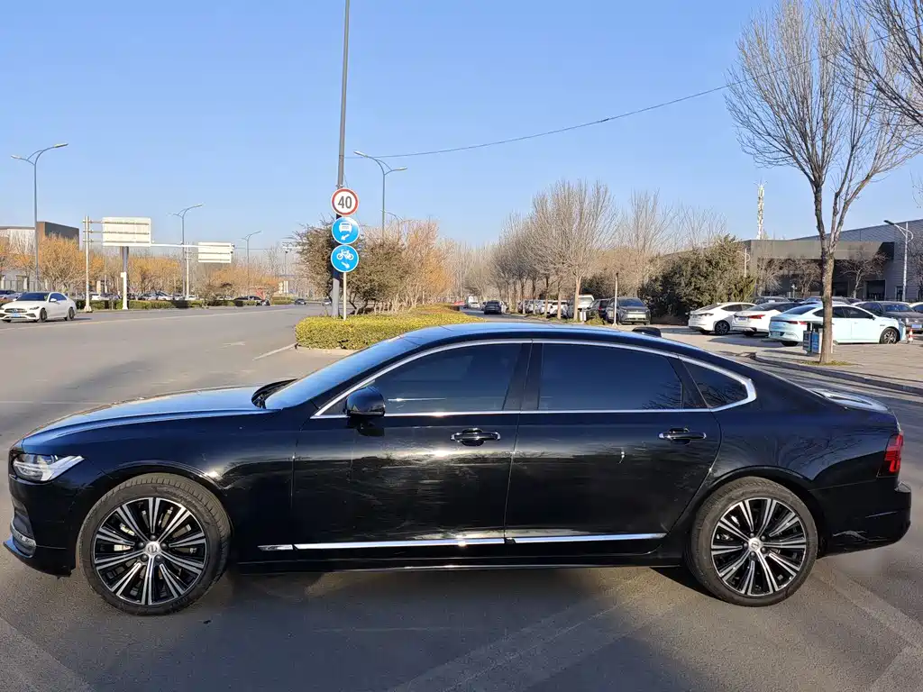 Volvo S90 2022