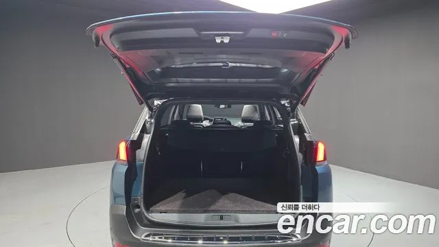 Peugeot 5008 2021