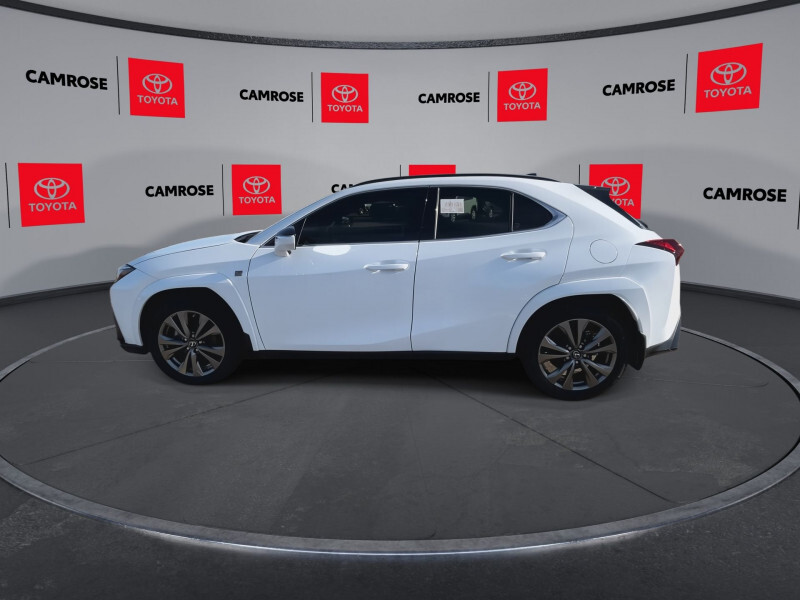 Lexus UX 2024