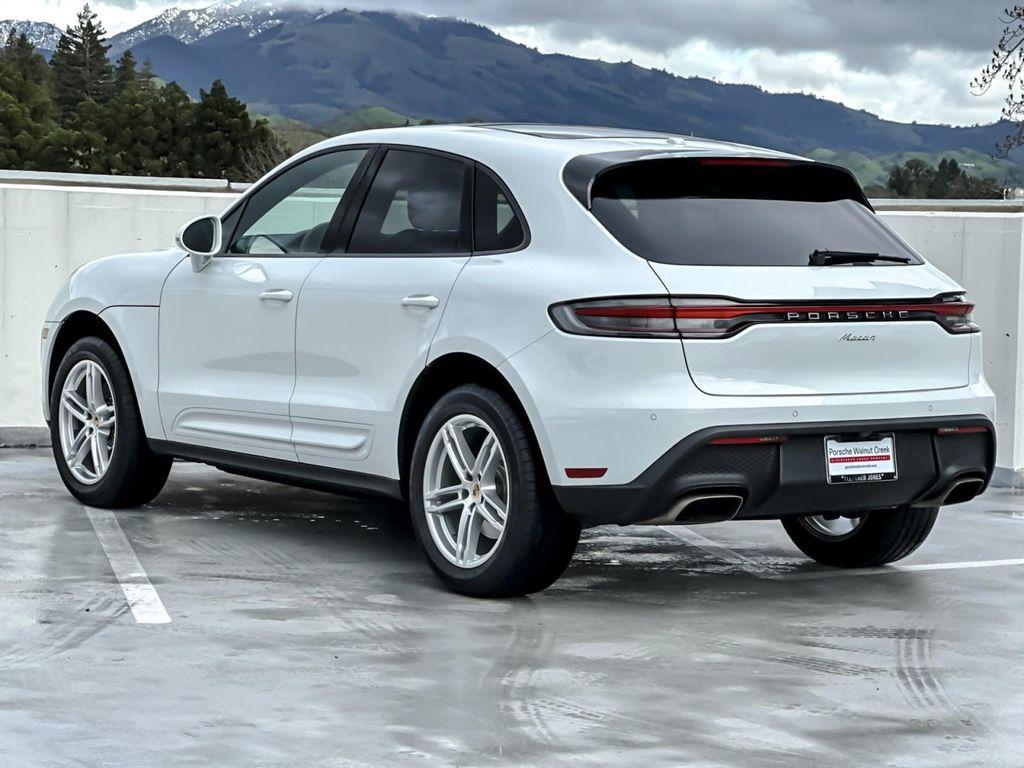 Porsche Macan 2025