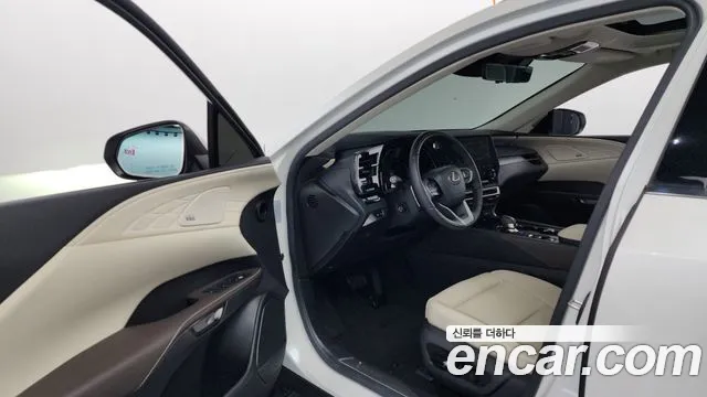 Lexus RX 2023