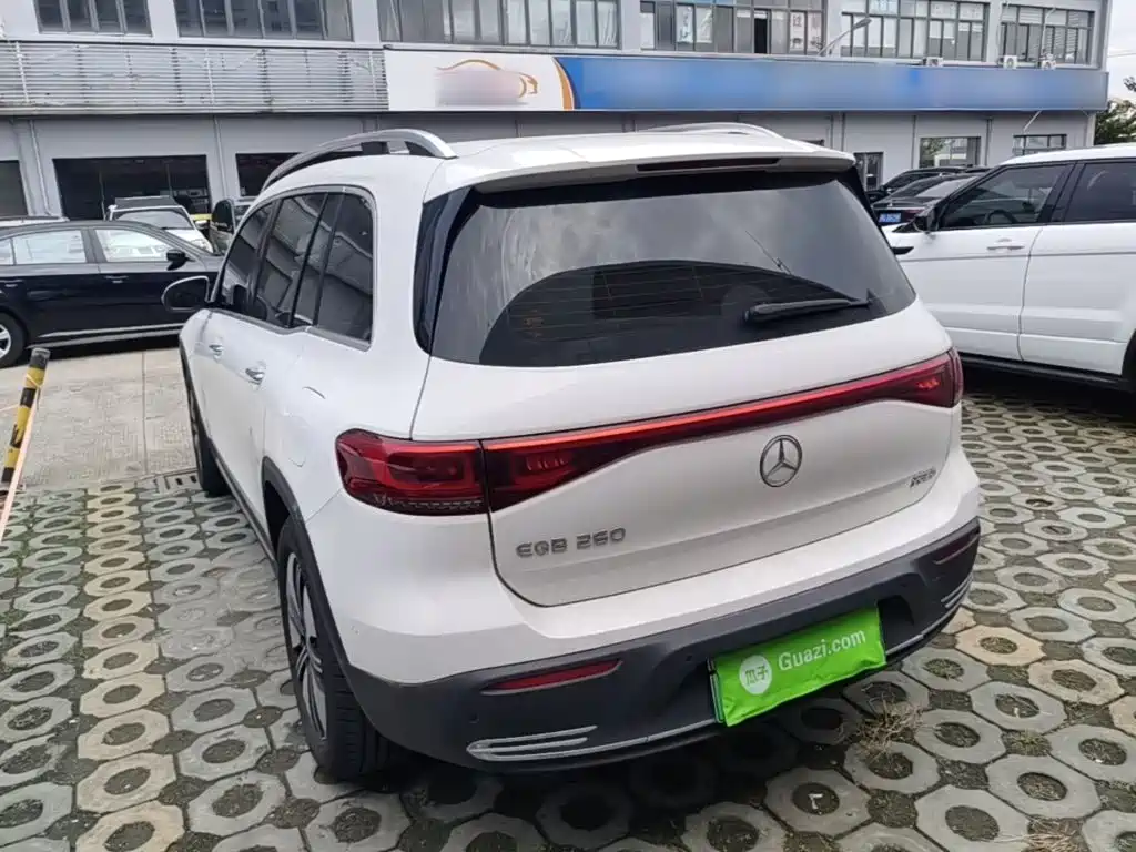 Mercedes-Benz EQB 2023