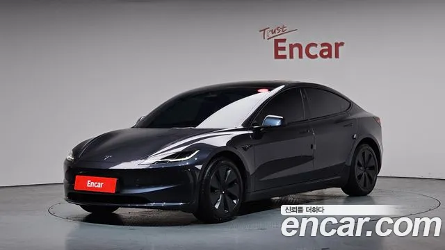 Tesla Model 3 2025