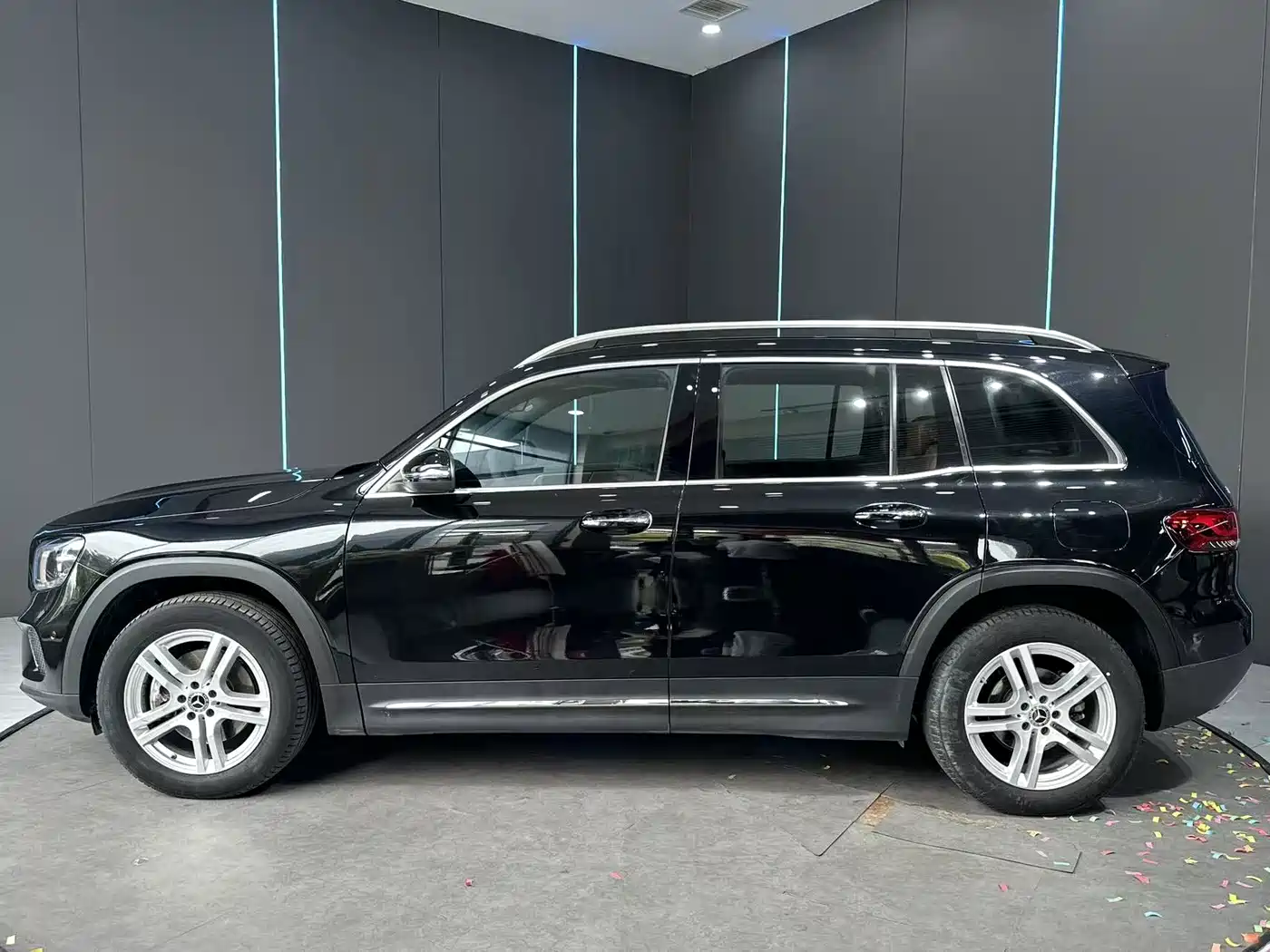 Mercedes-Benz GLB 2023