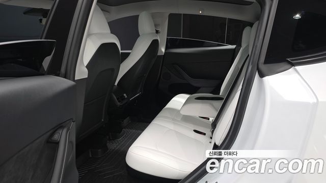 Tesla Model Y 2023