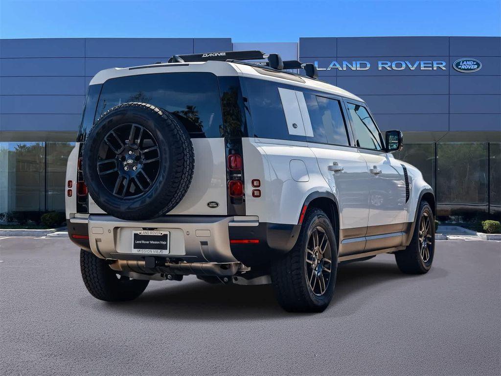 Land Rover Defender 2023