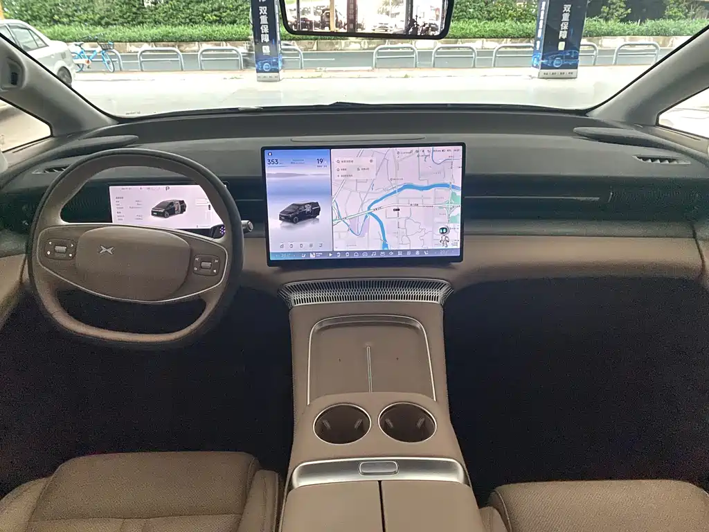 Xpeng X9 2025