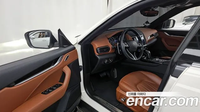 Maserati Levante 2021
