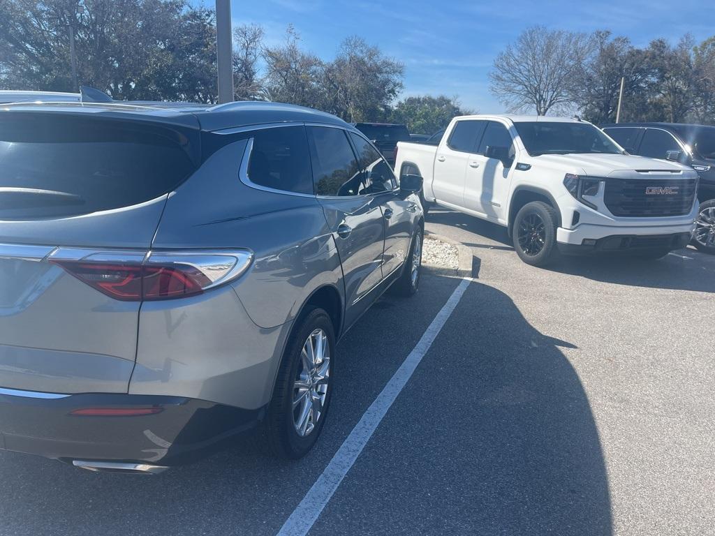 Buick Enclave 2023