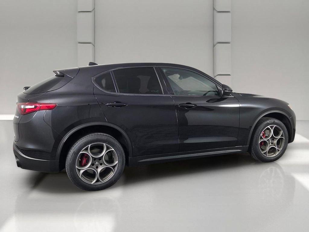 Alfa Romeo Stelvio 2023