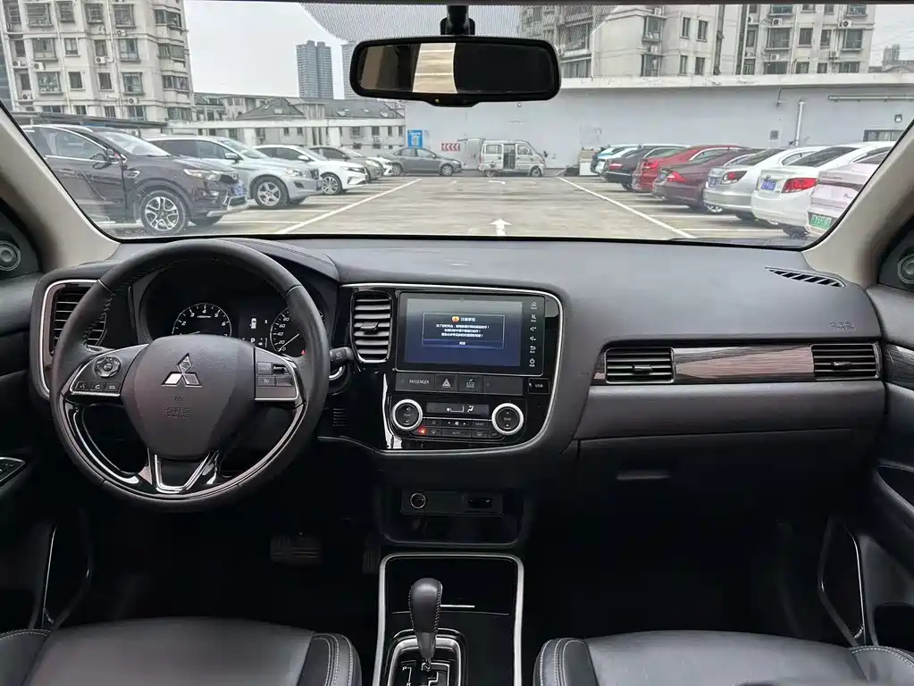 Mitsubishi Outlander 2020