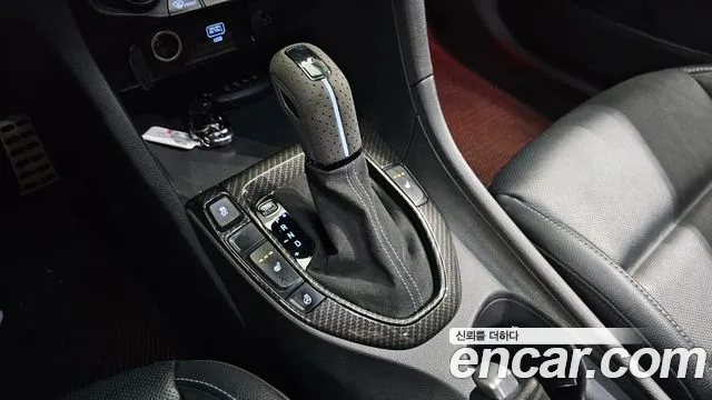 Hyundai Veloster 2020