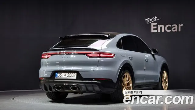 Porsche Cayenne 2022