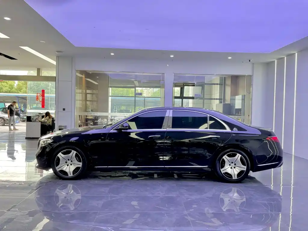 Mercedes-Benz S-Класс 2024