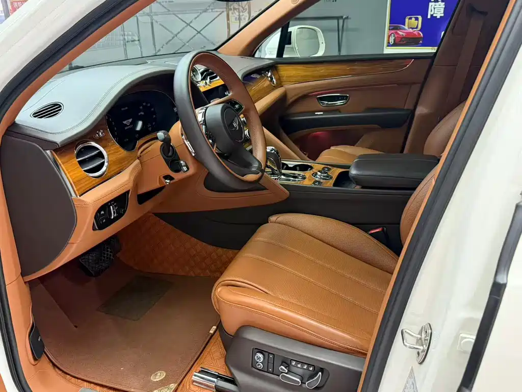 Bentley Bentayga 2021