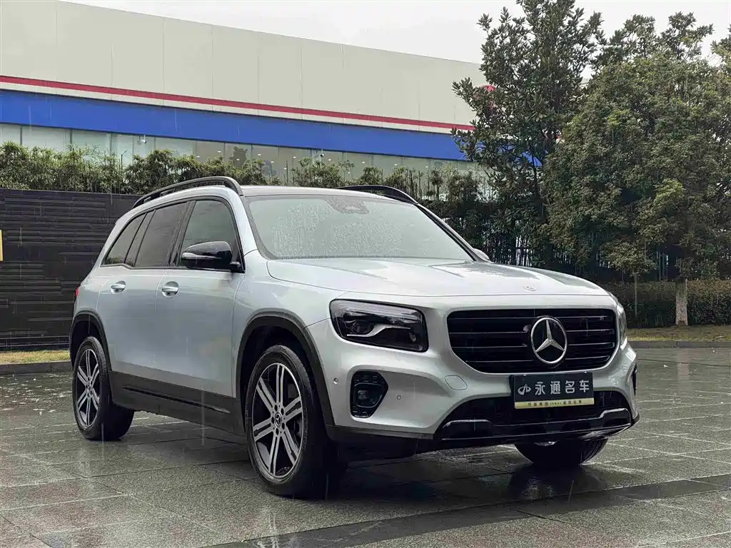 Mercedes-Benz GLB 2023