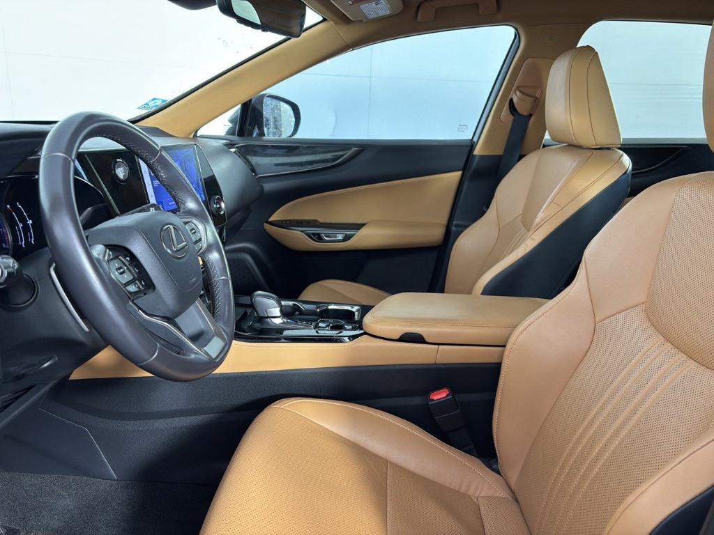 Lexus NX 2022