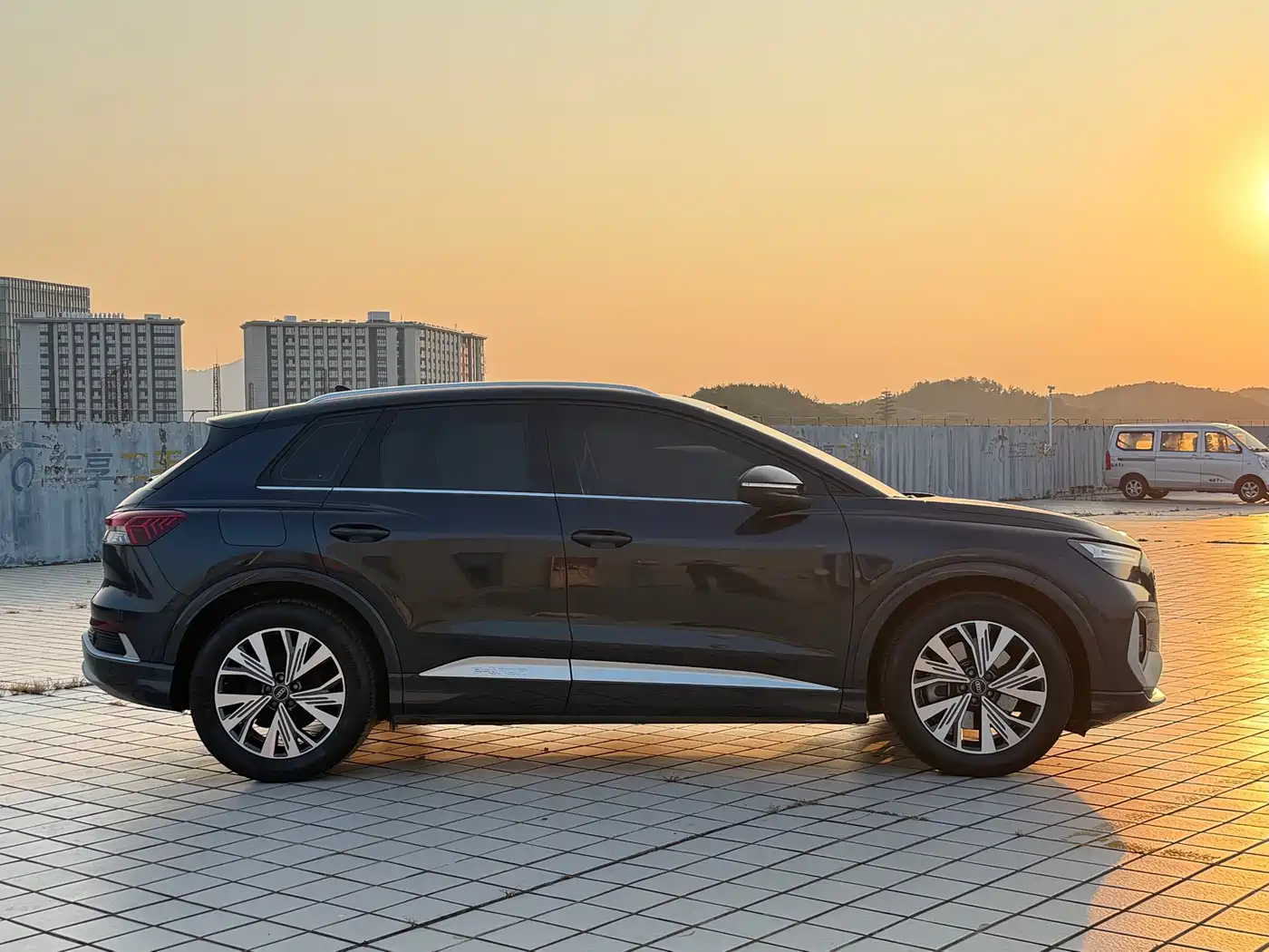 Audi Q4 e-tron 2023