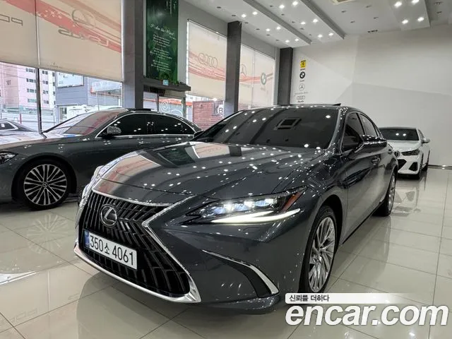Lexus ES 2024