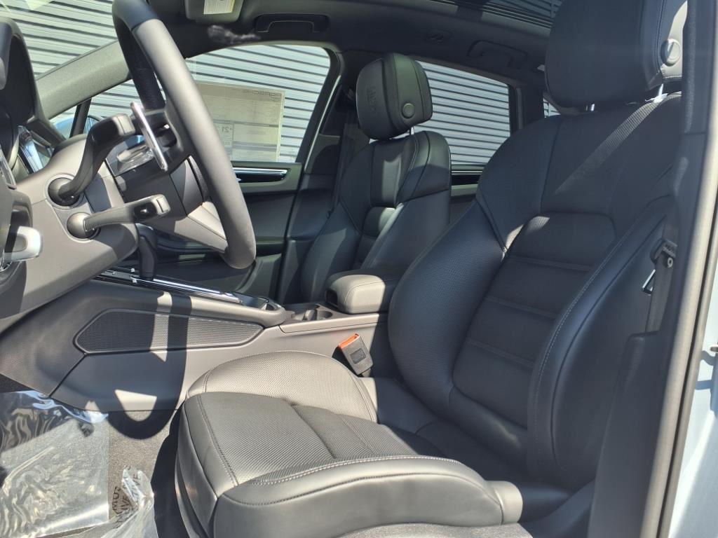 Porsche Macan 2025