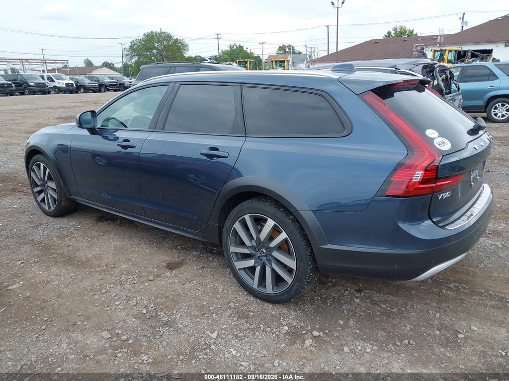 Volvo V90 Cross Country 2023