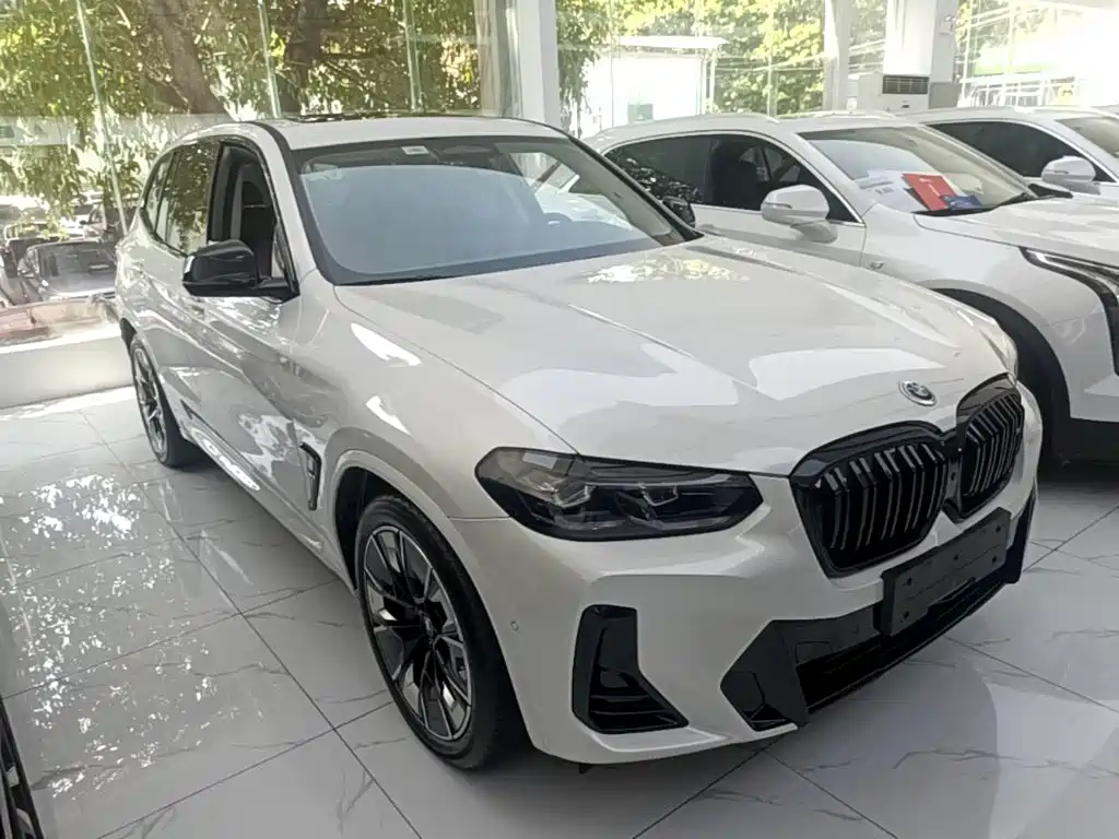 BMW iX3 2024