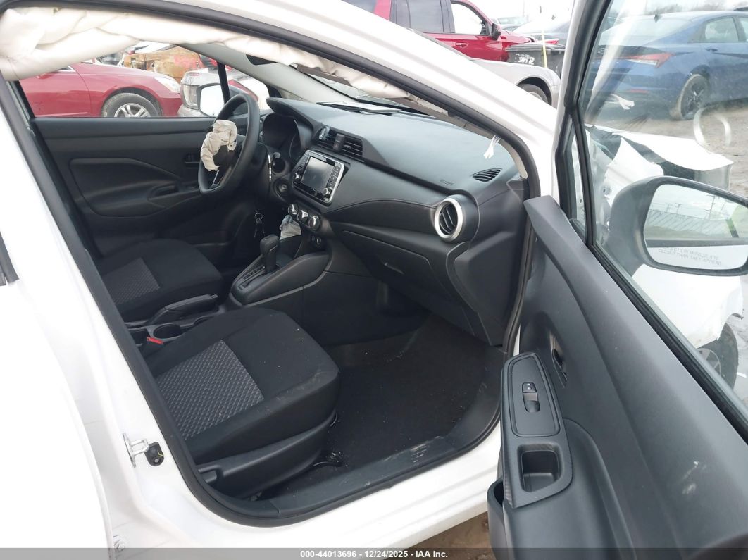 Nissan Versa 2024