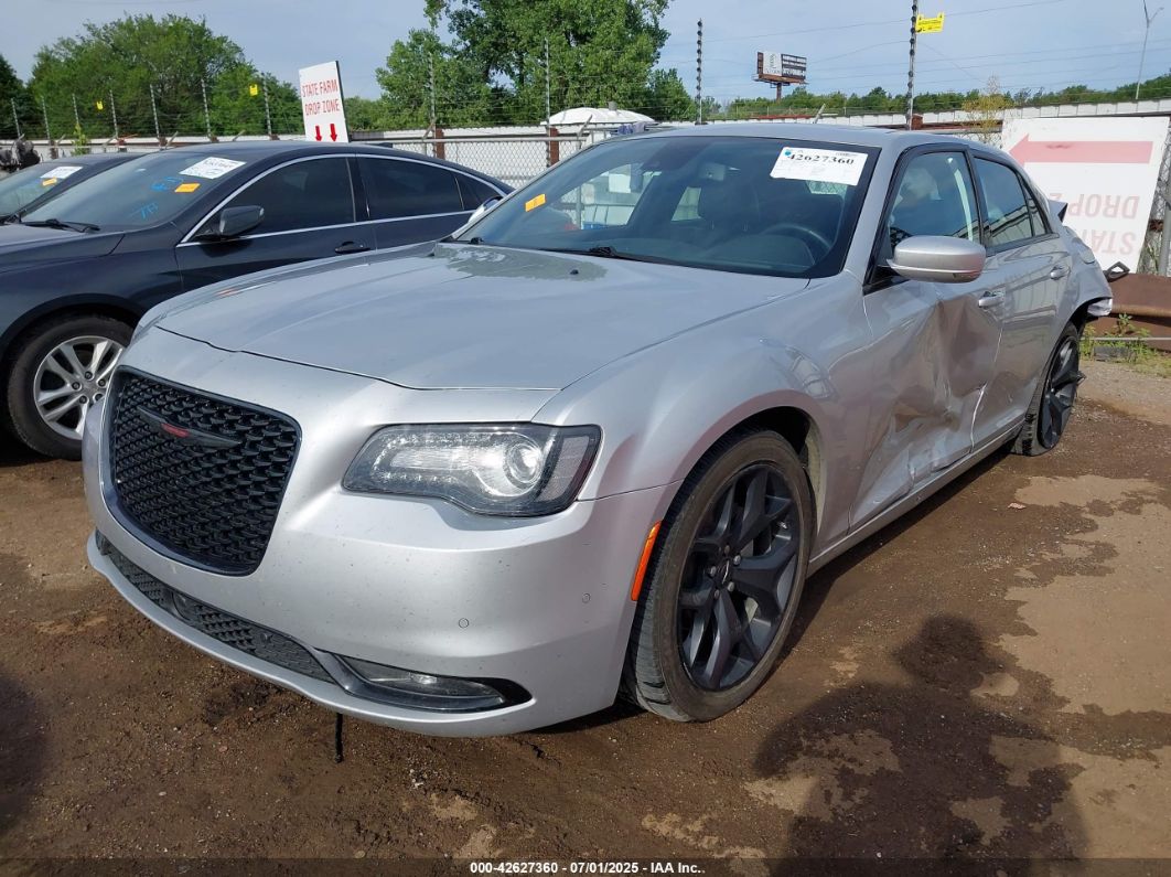 Chrysler 300 2022